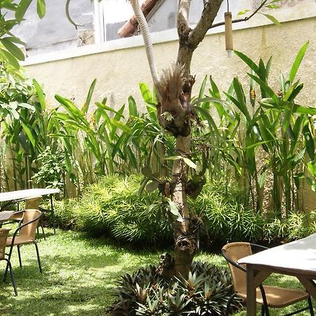 Hotel Sugiras Living Denpasar Exterior foto