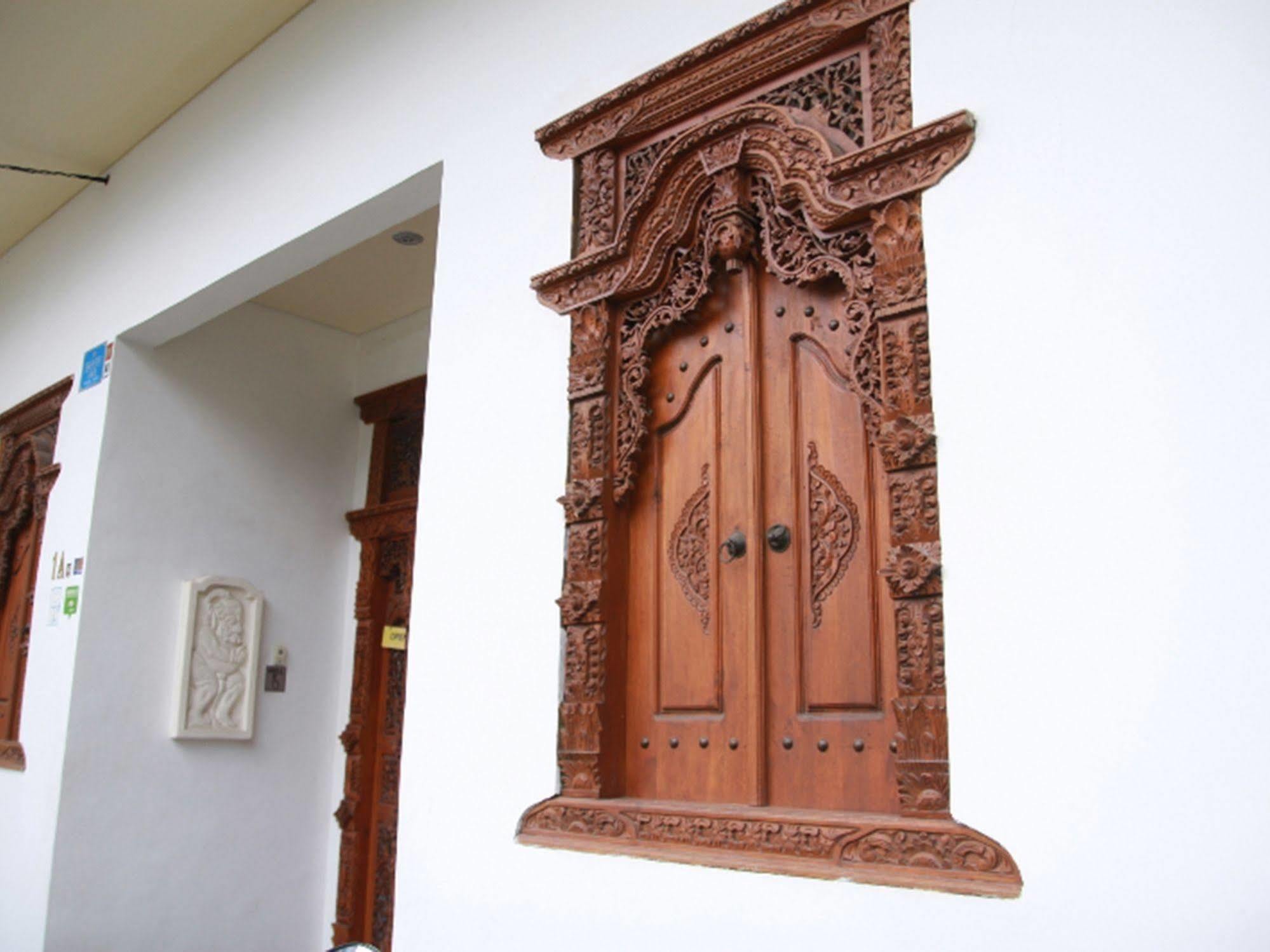 Hotel Sugiras Living Denpasar Exterior foto