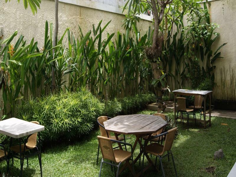 Hotel Sugiras Living Denpasar Exterior foto