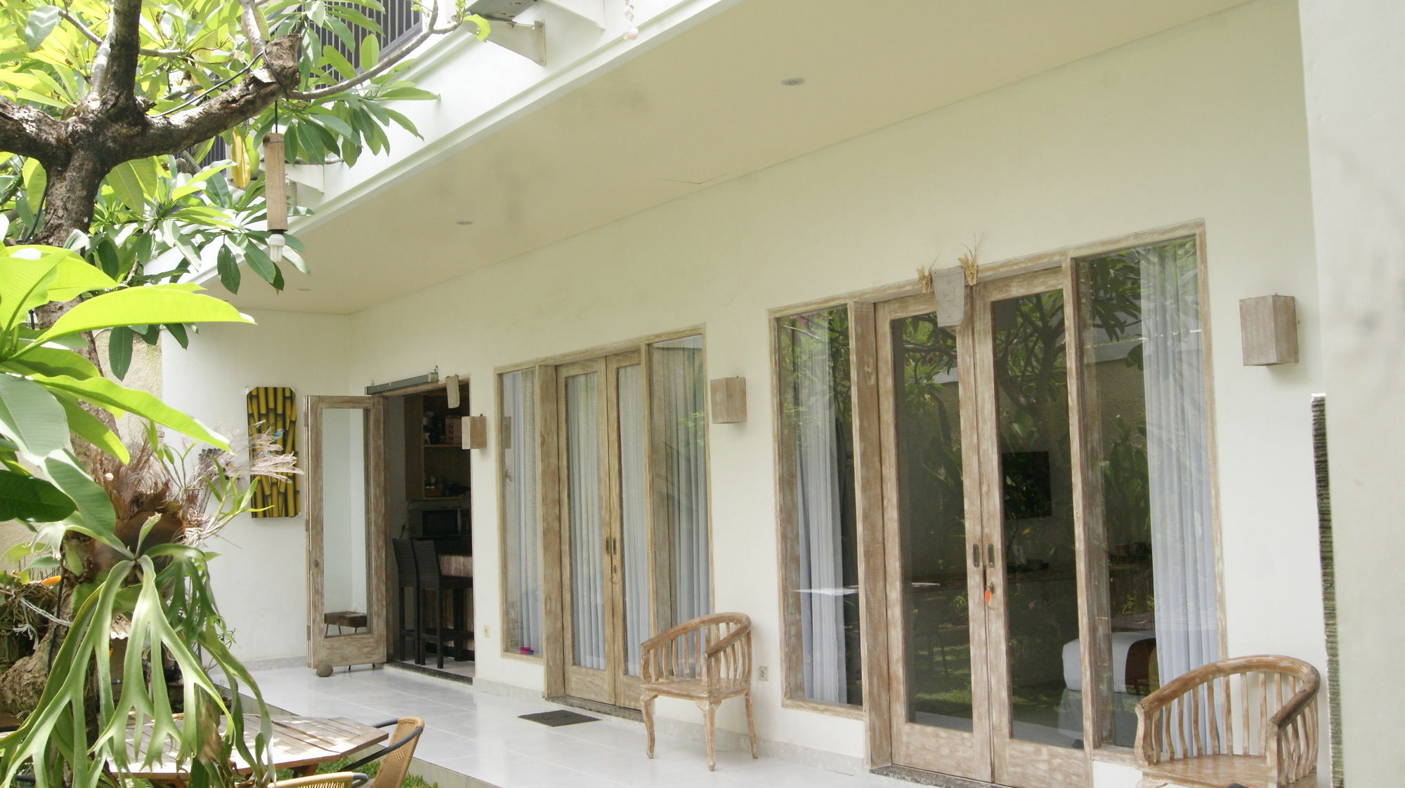 Hotel Sugiras Living Denpasar Exterior foto